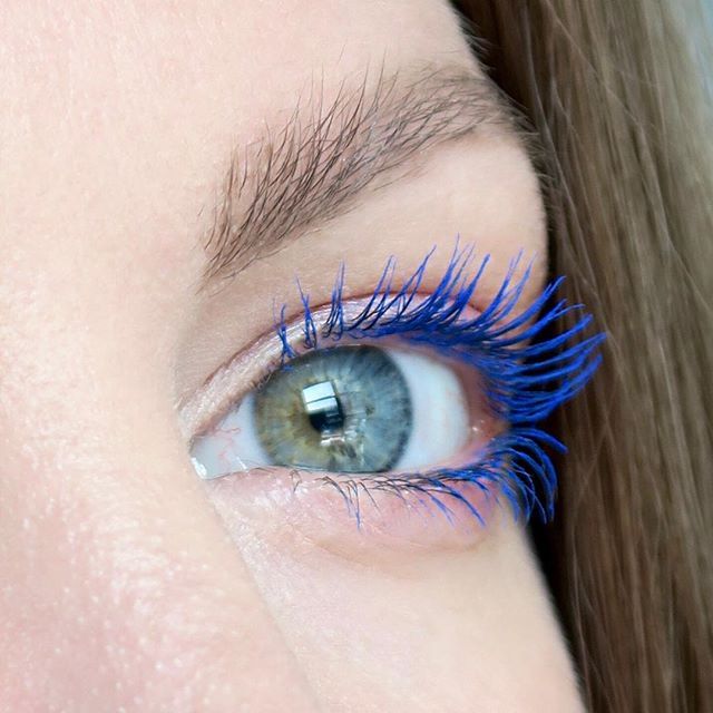 ریمل کاریته رنگ مواد آبی volume mascara