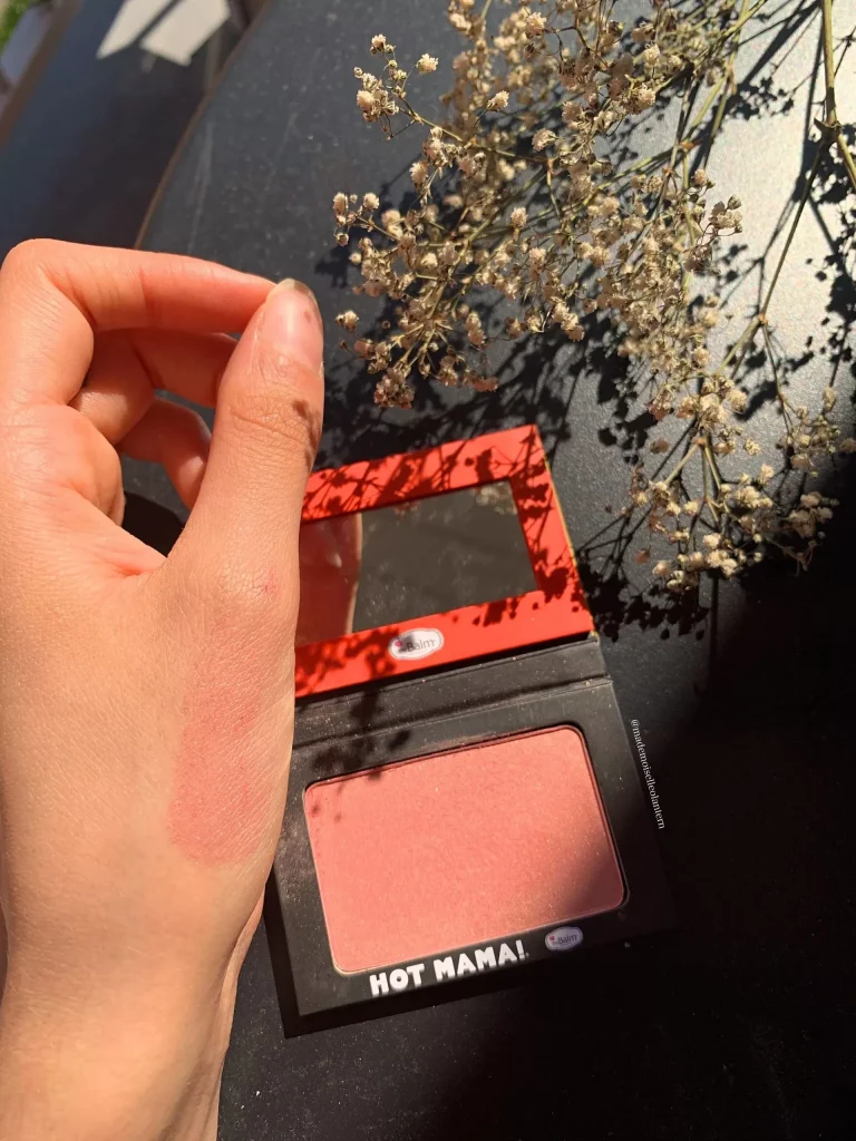 رژگونه دبالم هات ماما The Balm Hot Mama Shadow/Blush