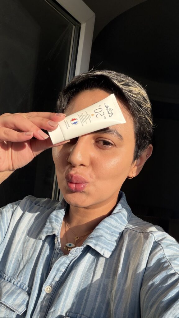 کرم ضدآفتاب رنگی بژ SPF 50 لیاشو